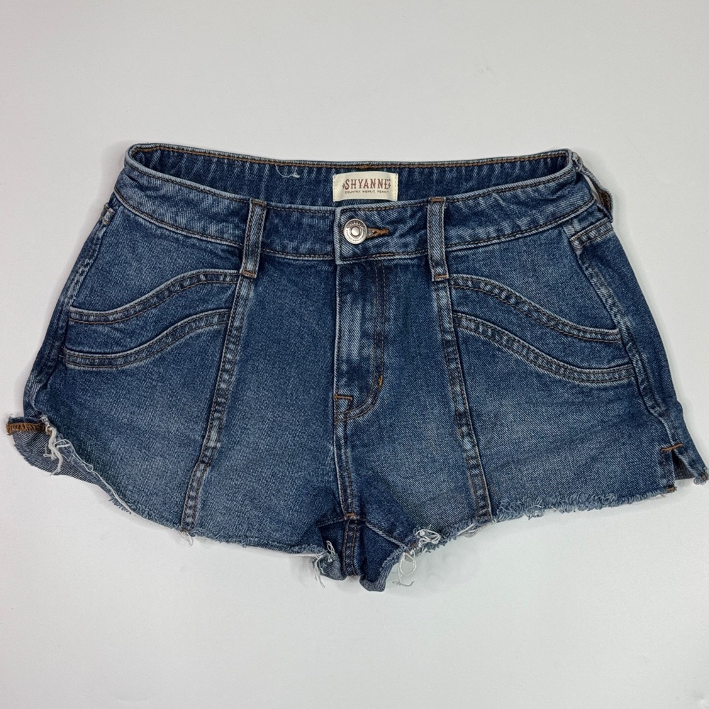 Shyanne Mid Rise Denim Shorts Size 27